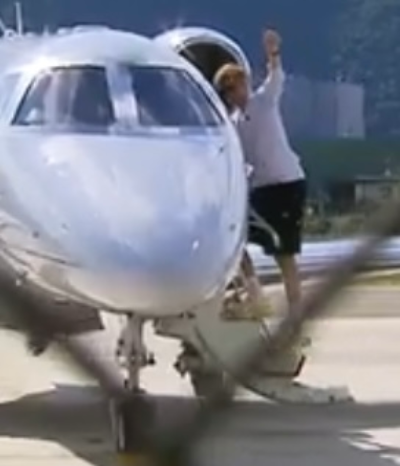 Jannik Sinner am Bozner Flughafen